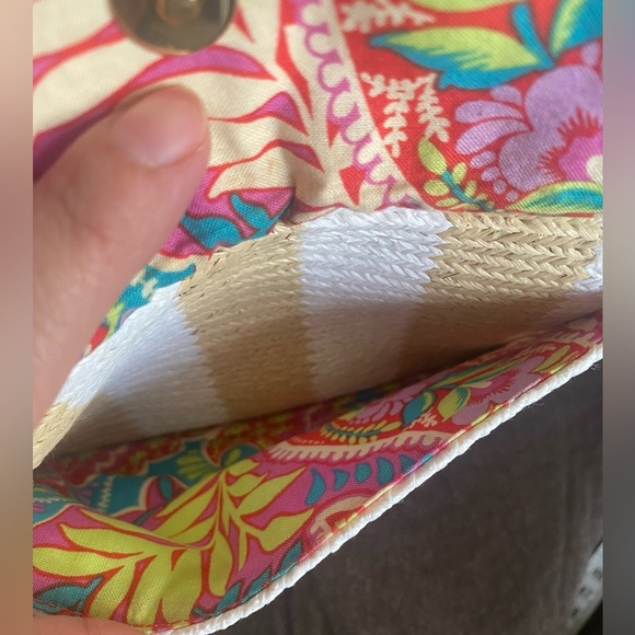 Vera Bradley wristlet - Picture 5 of 8